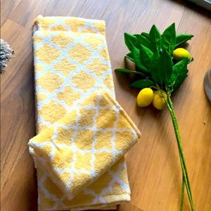 HOST PICK‎ JcPenney Yellow Trellis hand towels and washcloth